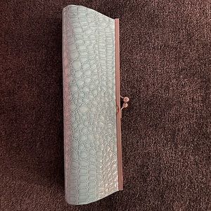 Hand clutch
